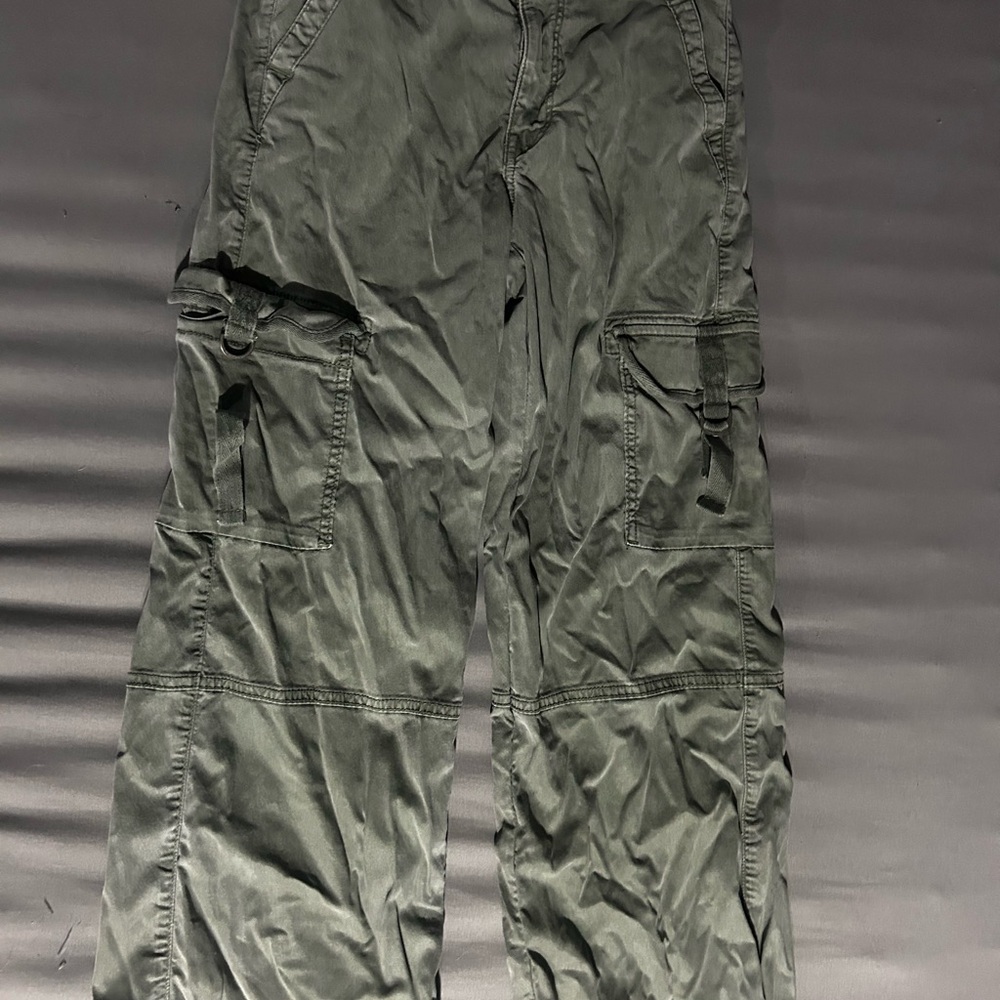 Women’s Size Small Olive Cargo Pants